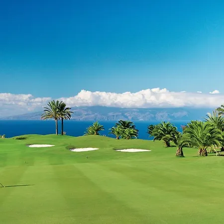 Amazing Golf Retreat & Sunny 2bdr Suite, Jacuzzi Apartment