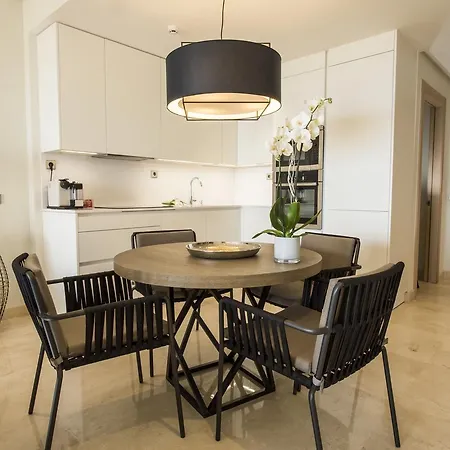 Amazing Golf Retreat & Sunny 2bdr Suite, Jacuzzi Apartment