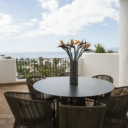 Amazing Golf Retreat & Sunny 2bdr Suite, Jacuzzi Apartment *