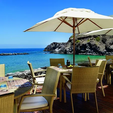 Amazing Golf Retreat & Sunny 2bdr Suite, Jacuzzi Apartment *