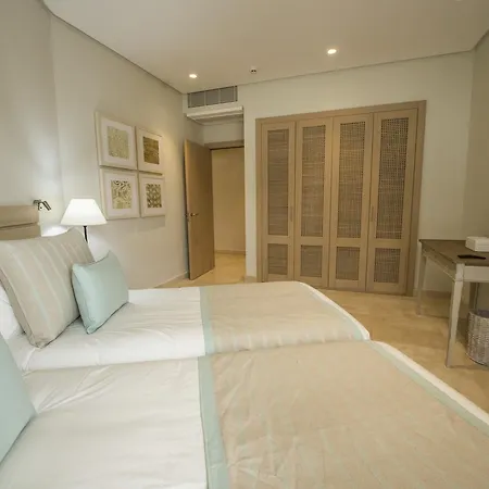 Apartment Amazing Golf Retreat & Sunny 2bdr Suite, Jacuzzi