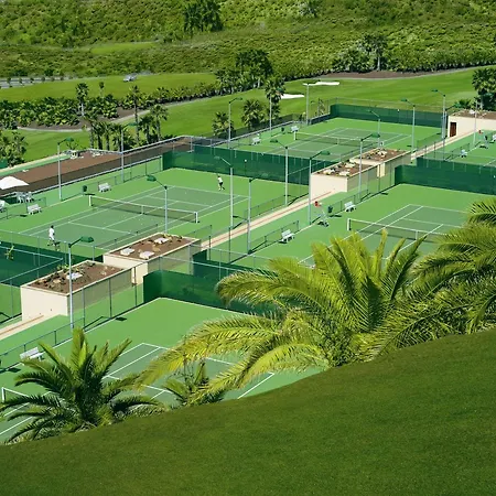 Amazing Golf Retreat & Sunny 2bdr Suite, Jacuzzi Apartment